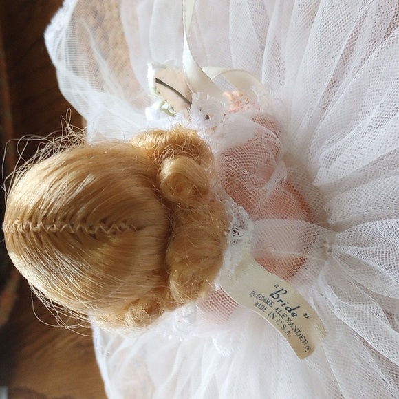 Vintage Madame Alexander Bride Doll - Picture 5 of 7